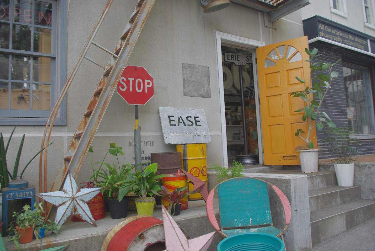 �ʐ^�B�e�X�^�W�I�O�ɒu���ꂽ��������