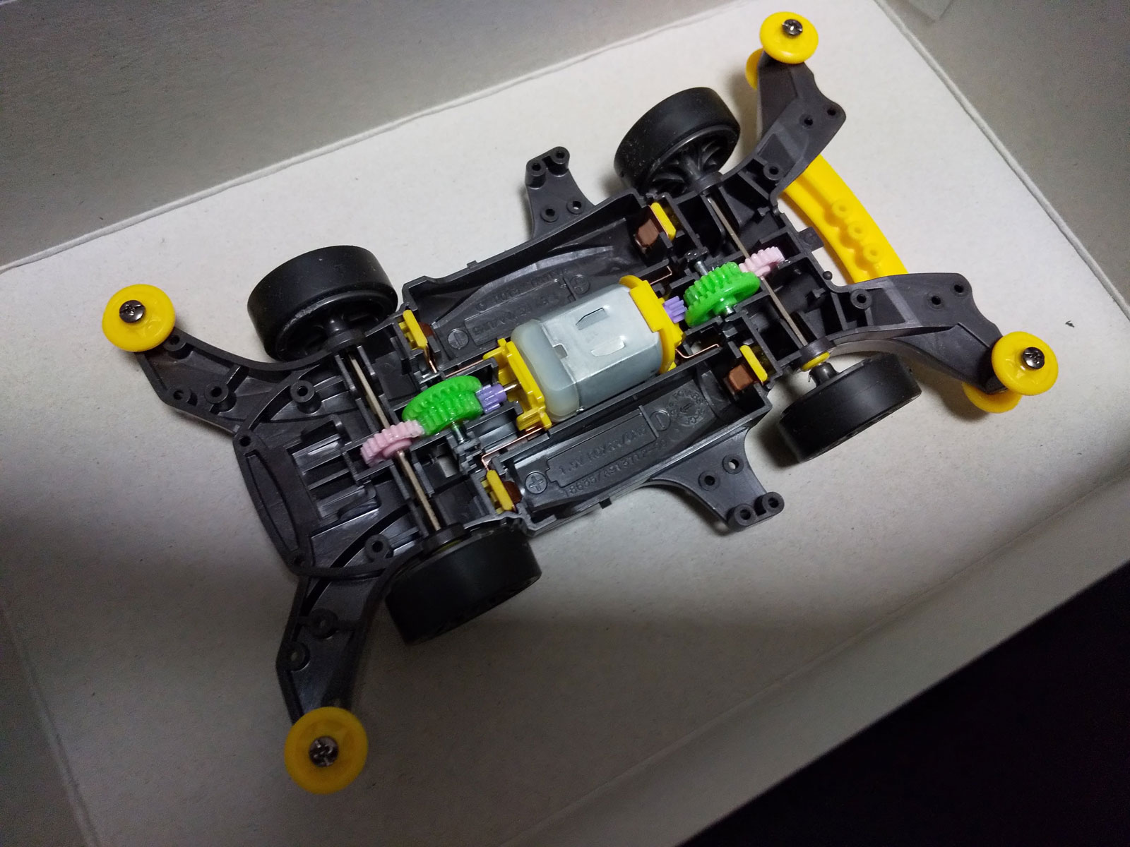 シャーシ等の組み立てが完了